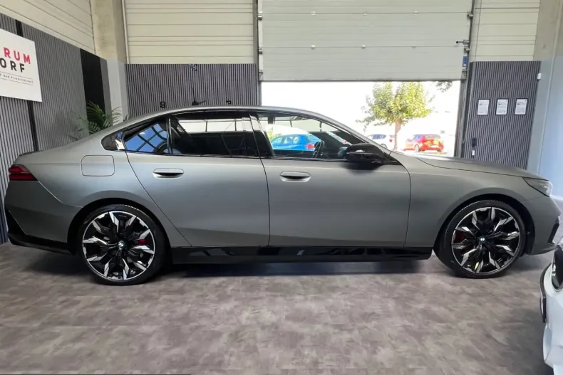 BMW 550 (Seria 5) din 2025 cu 19.900 km - oferta BMW260519 - foto 6