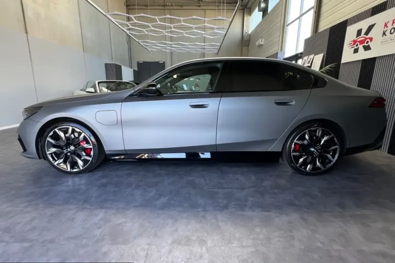 BMW 550 (Seria 5) din 2025 cu 19.900 km - oferta BMW260519 - foto 9