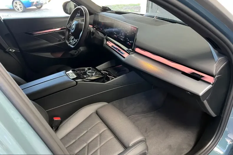 BMW 550 (Seria 5) din 2025 cu 19.900 km - oferta BMW260519 - foto 21