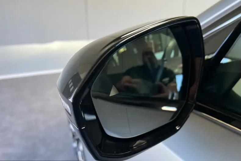 BMW 550 (Seria 5) din 2025 cu 19.900 km - oferta BMW260519 - foto 40
