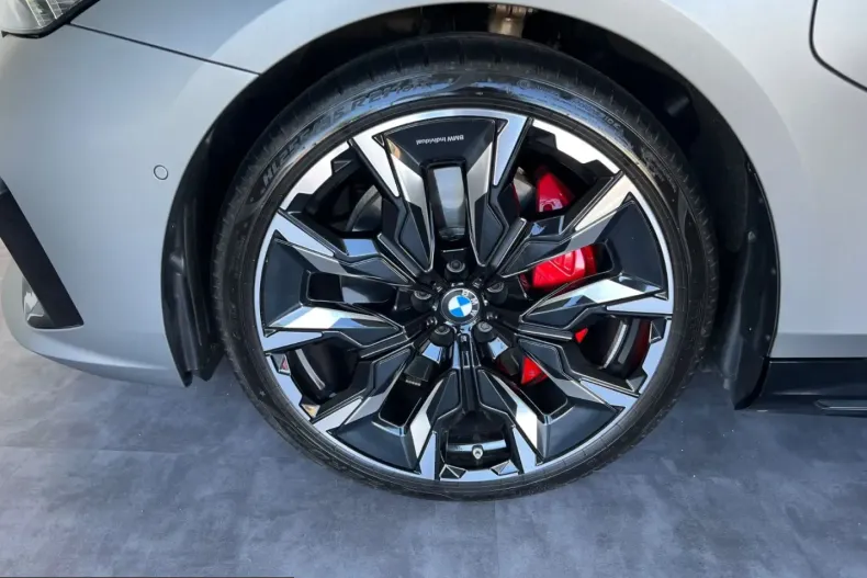 BMW 550 (Seria 5) din 2025 cu 19.900 km - oferta BMW260519 - foto 41