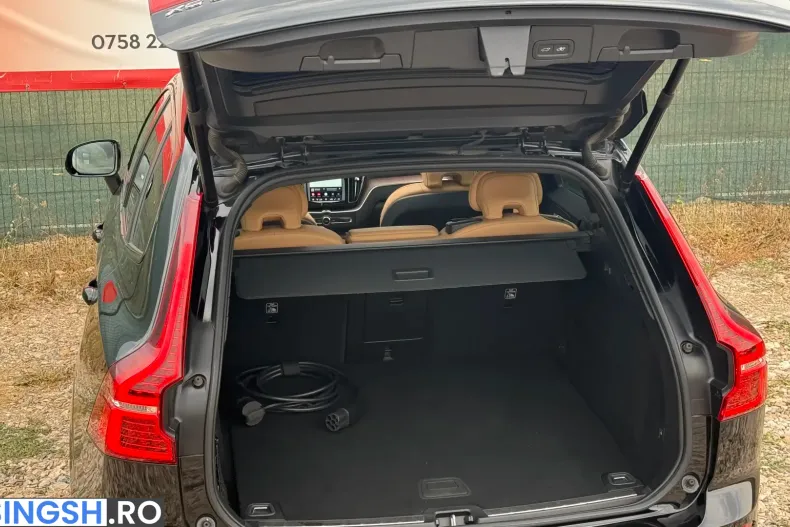 Volvo XC60 din 2023 cu 125.899 km - oferta VOL260538 - foto 6