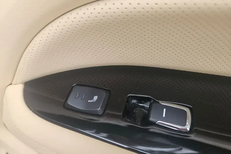 KGM Rexton din 2025 cu 13.431 km - oferta KGM260542 - foto 11