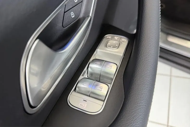 Mercedes-Benz GLE 400 (Clasa GLE) din 2025 cu 15.100 km - oferta MER260579 - foto 13