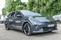 Kia EV4 din 2025 cu 8.499 km - oferta KIA260588 - foto 1