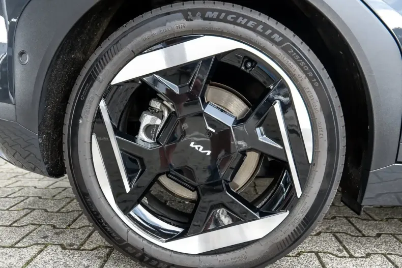Kia EV4 din 2025 cu 8.499 km - oferta KIA260588 - foto 4
