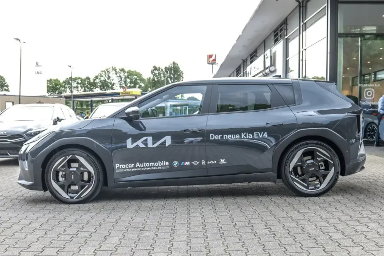 Kia EV4 din 2025 cu 8.499 km - oferta KIA260588 - foto 8