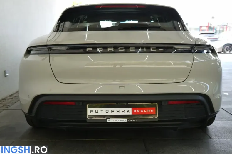 Porsche Taycan din 2023 cu 44.400 km - oferta POR260600 - foto 3