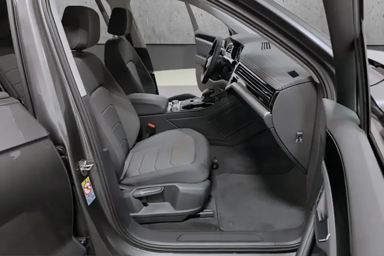 Volkswagen Touareg din 2021 cu 43.100 km - oferta VOL260626 - foto 13