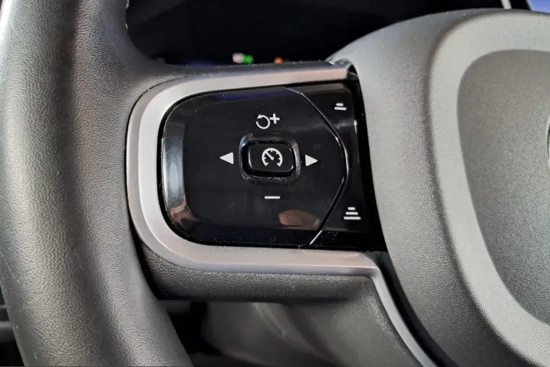 Volvo XC60 din 2022 cu 92.582 km - oferta VOL260627 - foto 9