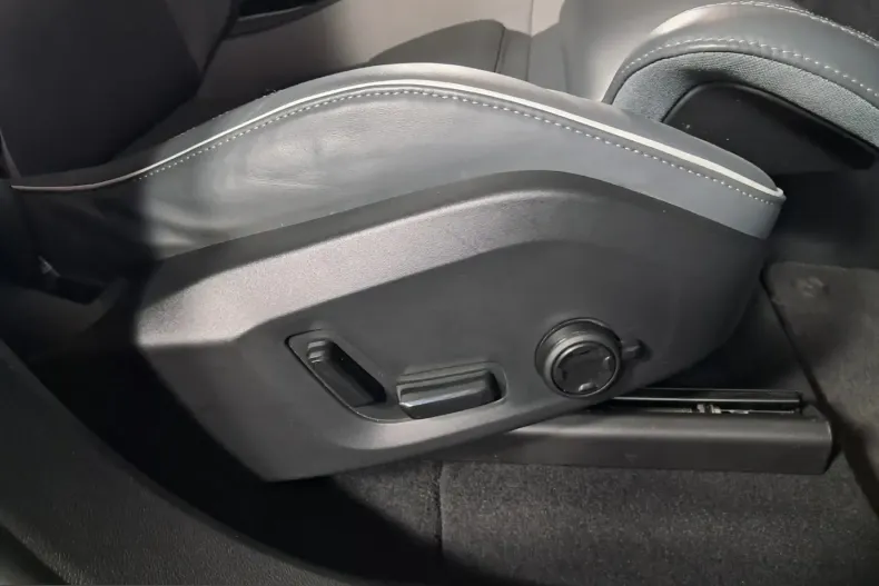 Volvo XC60 din 2022 cu 92.582 km - oferta VOL260627 - foto 18