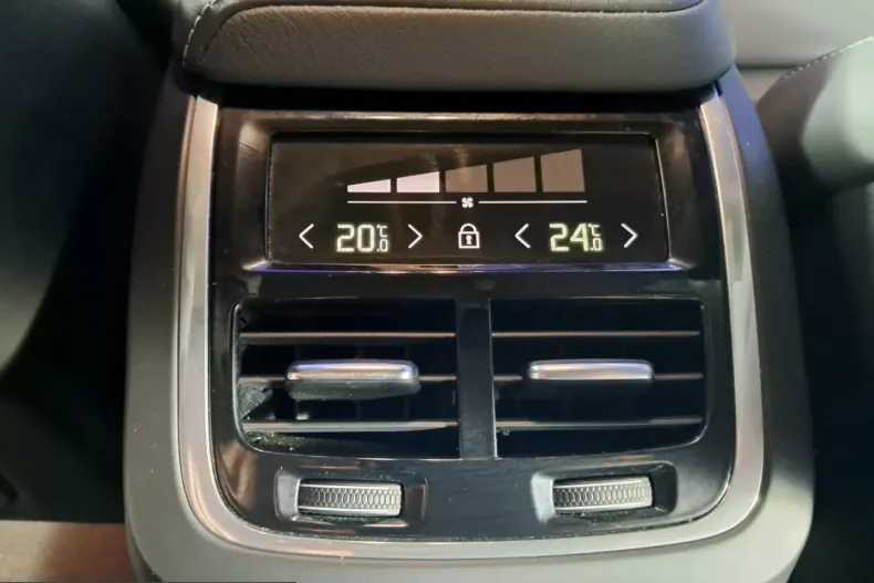 Volvo XC60 din 2022 cu 92.582 km - oferta VOL260627 - foto 21