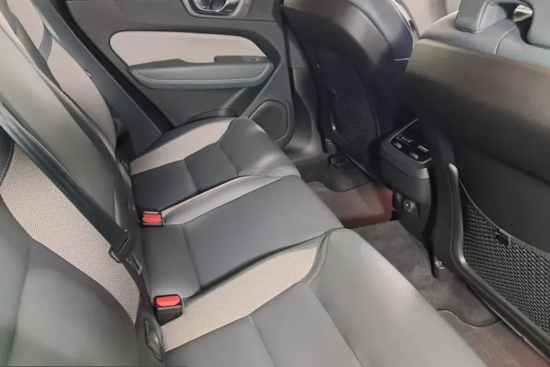Volvo XC60 din 2022 cu 92.582 km - oferta VOL260627 - foto 22