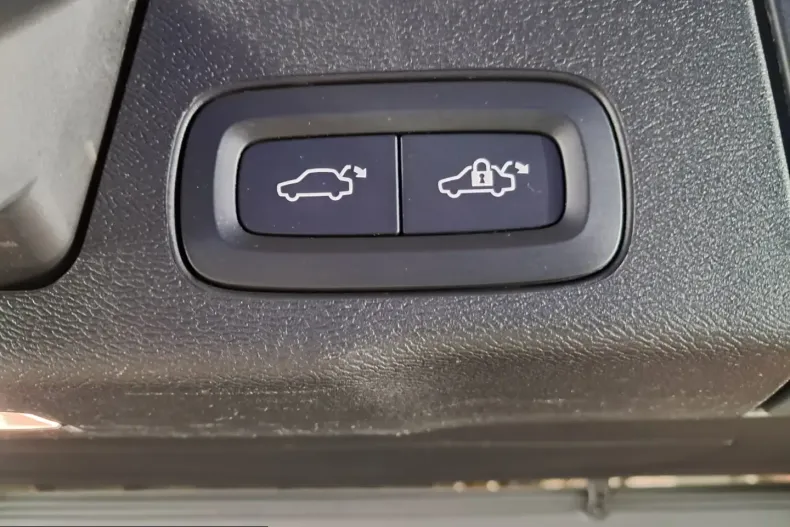 Volvo XC60 din 2022 cu 92.582 km - oferta VOL260627 - foto 25