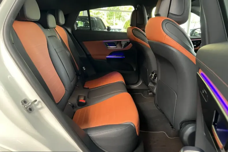 Mercedes-Benz GLC 300 (Clasa GLC) din 2024 cu 60.015 km - oferta MER260654 - foto 32
