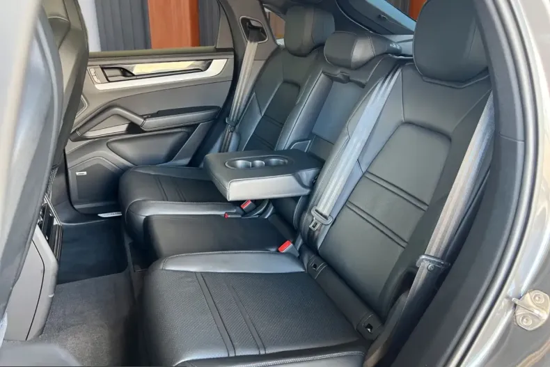 Porsche Cayenne din 2024 cu 16.900 km - oferta POR260655 - foto 24