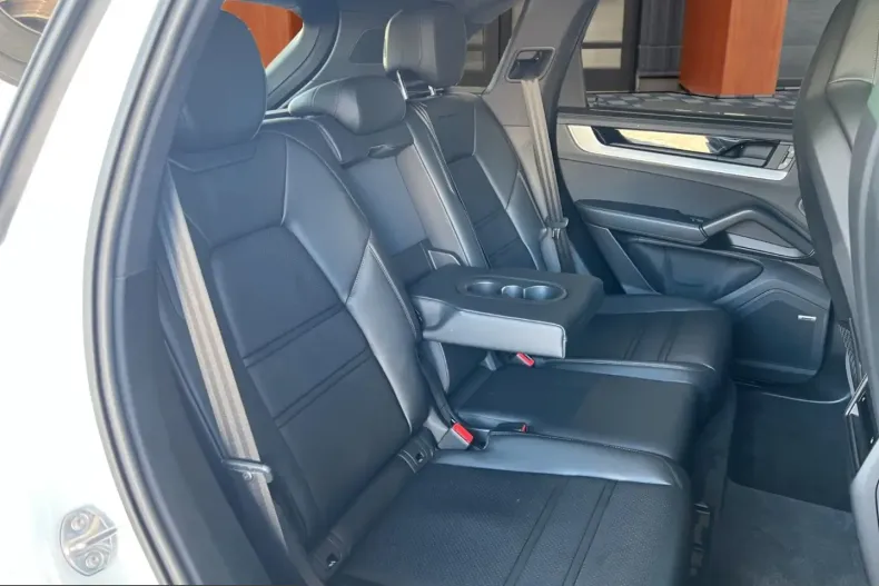 Porsche Cayenne din 2024 cu 47.700 km - oferta POR260656 - foto 28