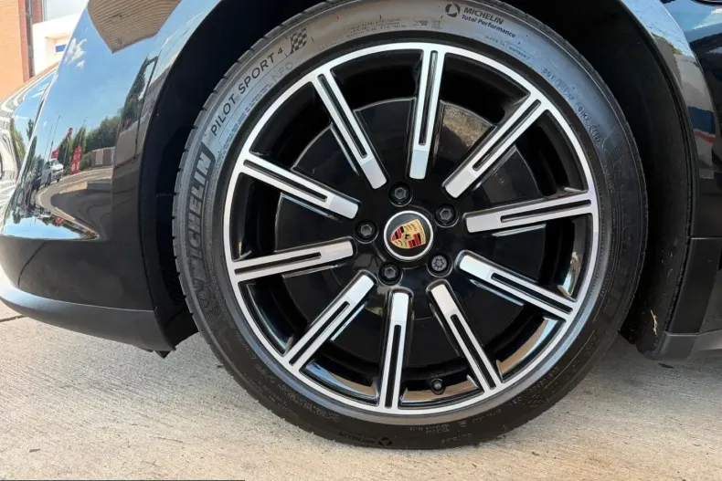 Porsche Taycan din 2023 cu 37.528 km - oferta POR260670 - foto 22