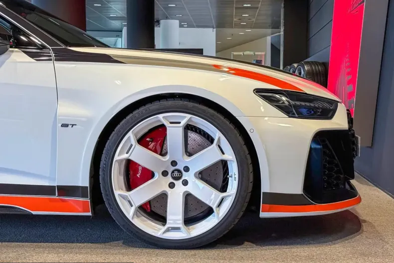 Audi RS6 din 2025 cu 3.011 km - oferta AUD260684 - foto 9