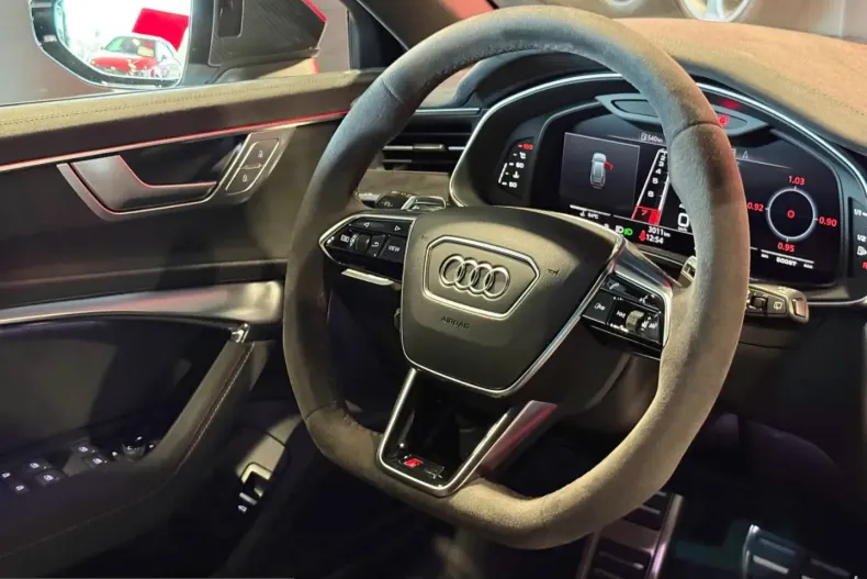 Audi RS6 din 2025 cu 3.011 km - oferta AUD260684 - foto 11