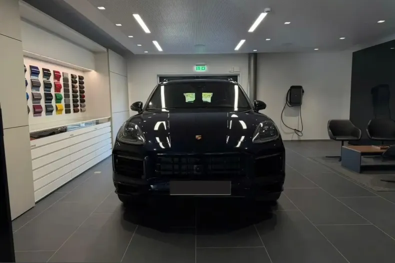 Porsche Cayenne din 2023 cu 48.500 km - oferta POR260692 - foto 1