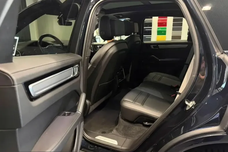 Porsche Cayenne din 2023 cu 48.500 km - oferta POR260692 - foto 12