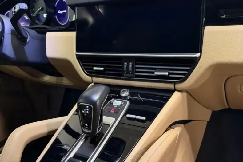 Porsche Cayenne din 2021 cu 14.300 km - oferta POR260693 - foto 9