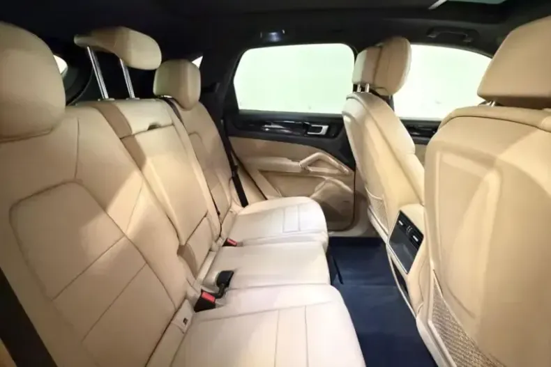 Porsche Cayenne din 2021 cu 14.300 km - oferta POR260693 - foto 12