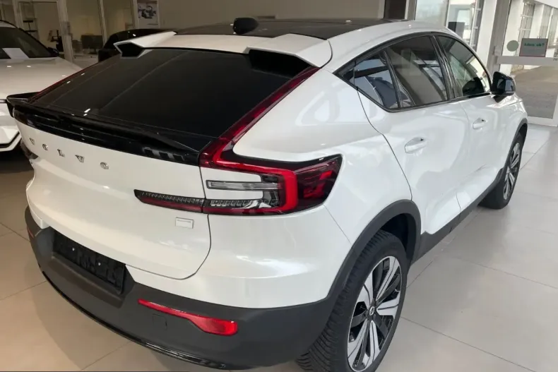Volvo C40 din 2023 cu 32.371 km - oferta VOL260712 - foto 4