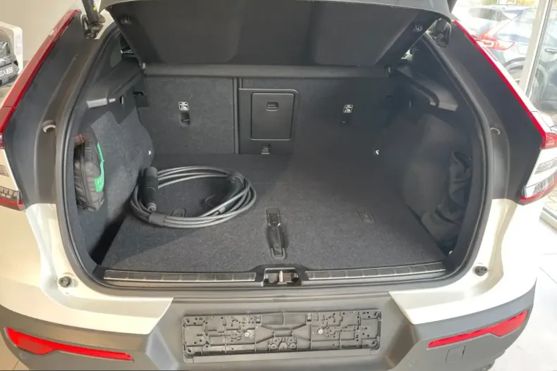 Volvo C40 din 2023 cu 32.371 km - oferta VOL260712 - foto 5