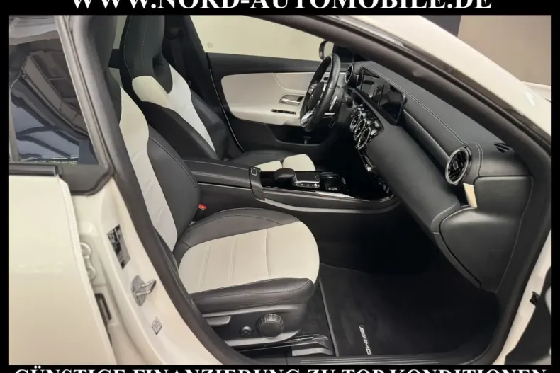 Mercedes-Benz CLA 200 (Clasa CLA) din 2022 cu 77.402 km - oferta MER260718 - foto 15