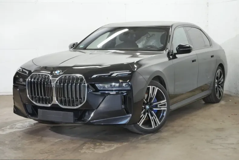 BMW 740 (Seria 7) din 2025 cu 33.626 km - oferta BMW260720 - foto 1