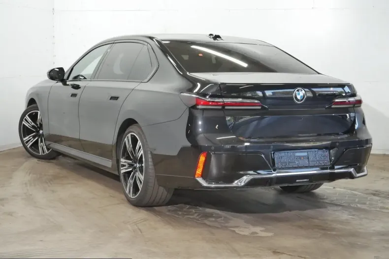 BMW 740 (Seria 7) din 2025 cu 33.626 km - oferta BMW260720 - foto 3