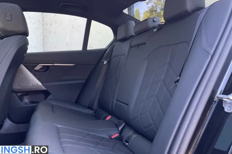 BMW 520 (Seria 5) din 2025 cu 24.400 km - oferta BMW260764 - foto 13