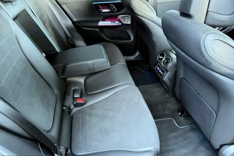 Mercedes-Benz GLC 300 (Clasa GLC) din 2025 cu 13.900 km - oferta MER260767 - foto 7