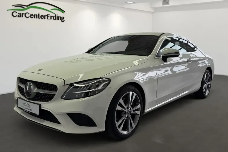 Mercedes-Benz C 300 (Clasa C) din 2023 cu 66.500 km - oferta MER260781 - foto 1