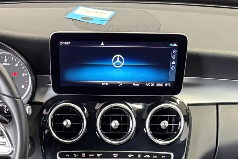 Mercedes-Benz C 300 (Clasa C) din 2023 cu 66.500 km - oferta MER260781 - foto 14