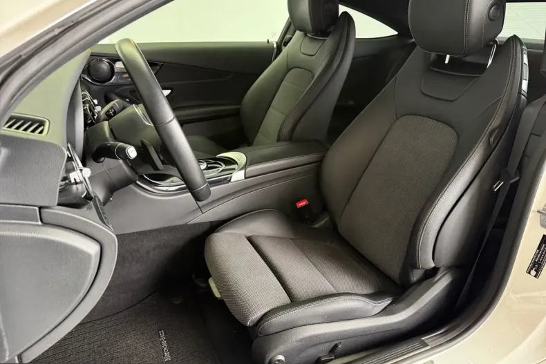 Mercedes-Benz C 300 (Clasa C) din 2023 cu 66.500 km - oferta MER260781 - foto 18