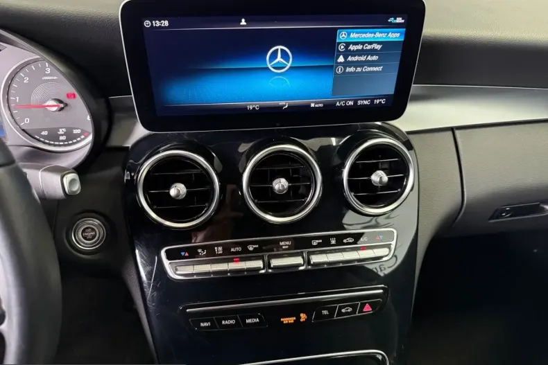 Mercedes-Benz C 300 (Clasa C) din 2023 cu 66.500 km - oferta MER260781 - foto 21