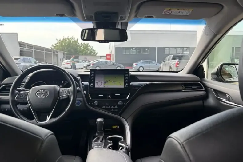 Toyota Camry din 2023 cu 57.428 km - oferta TOY260788 - foto 2