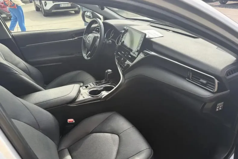 Toyota Camry din 2023 cu 57.428 km - oferta TOY260788 - foto 4