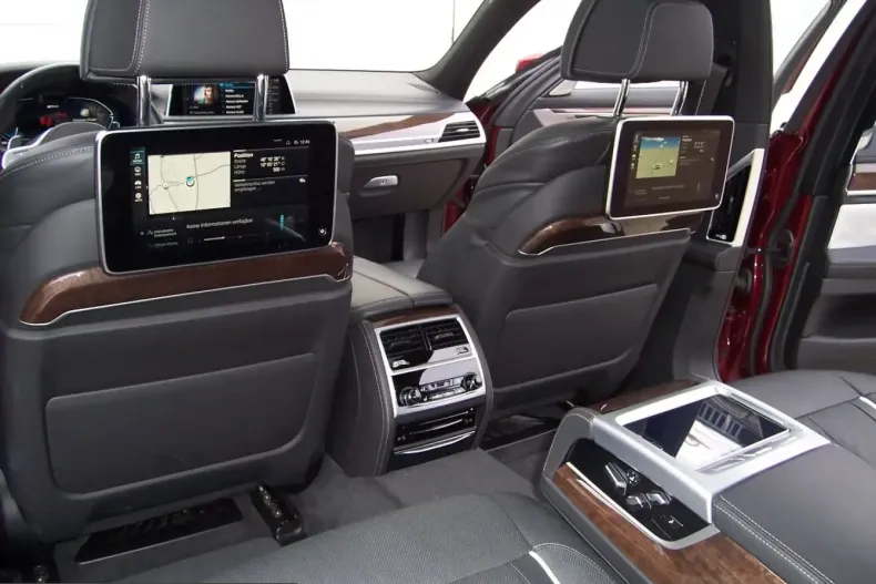 BMW 745 (Seria 7) din 2021 cu 83.900 km - oferta BMW260792 - foto 2