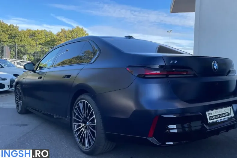 BMW i7 (Seria 7) din 2025 cu 2.963 km - oferta BMW260793 - foto 2