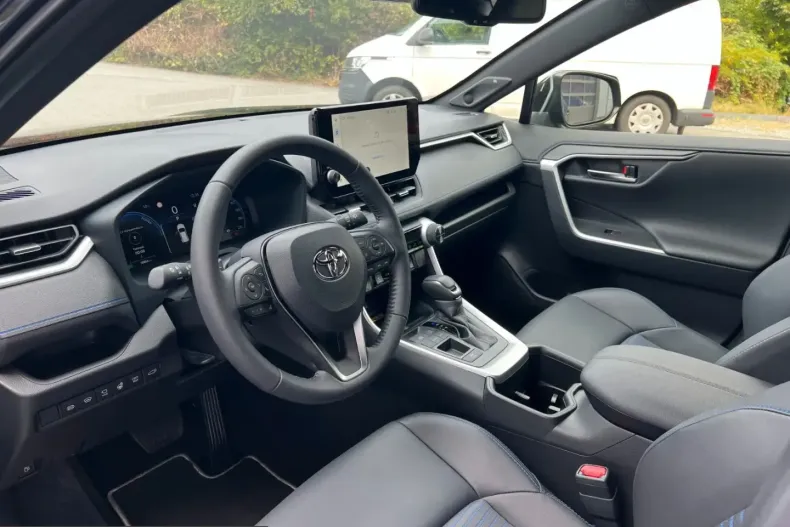 Toyota RAV4 din 2025 cu 9.320 km - oferta TOY260818 - foto 9