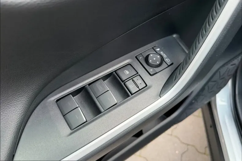 Toyota RAV4 din 2025 cu 17.950 km - oferta TOY260819 - foto 19