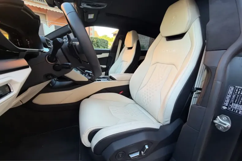 Lamborghini Urus din 2023 cu 12.072 km - oferta LAM260847 - foto 11