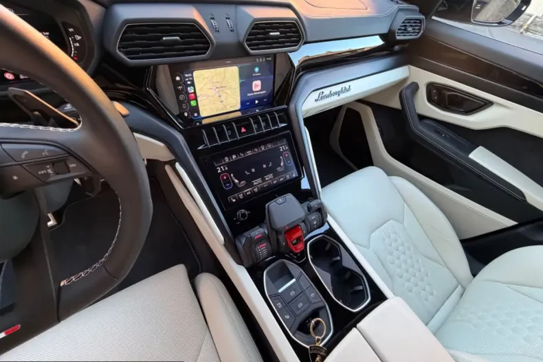 Lamborghini Urus din 2023 cu 12.072 km - oferta LAM260847 - foto 19