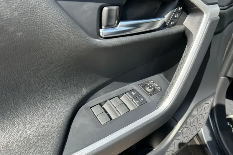 Toyota RAV4 din 2025 cu 15.300 km - oferta TOY260850 - foto 19
