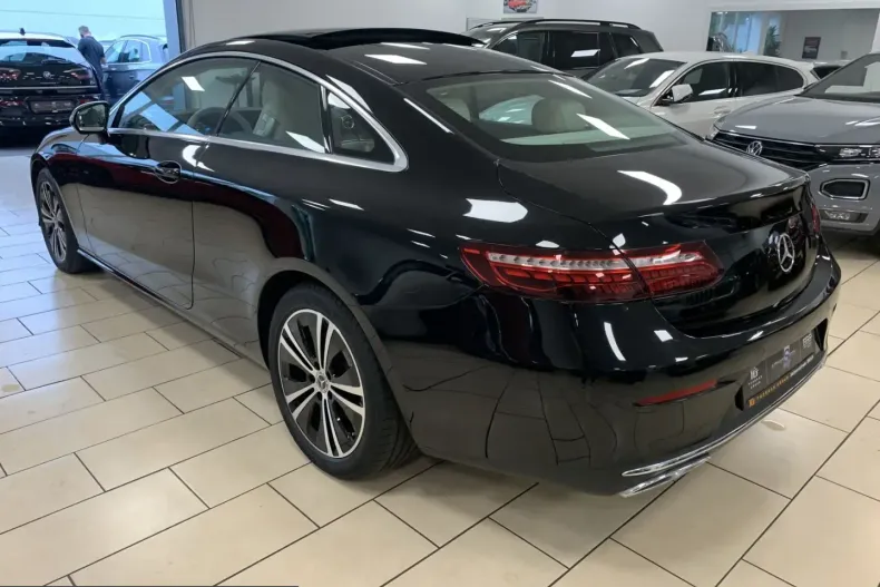 Mercedes-Benz E 220 (Clasa E) din 2022 cu 48.232 km - oferta MER260858 - foto 3