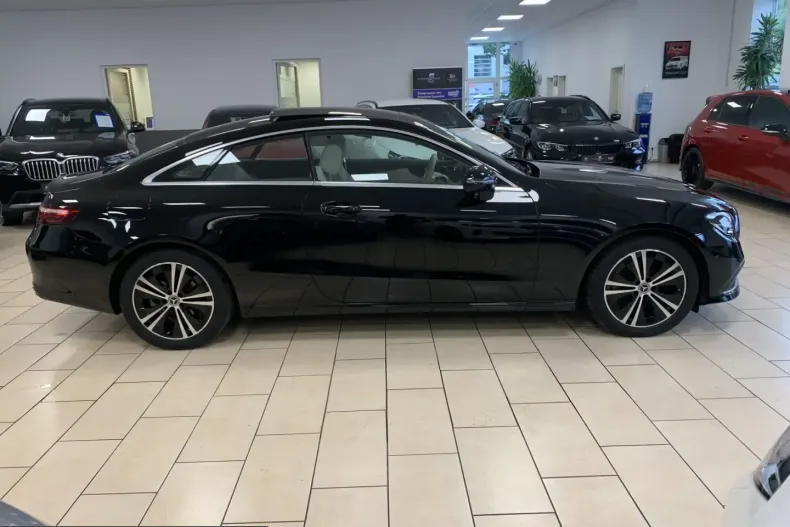Mercedes-Benz E 220 (Clasa E) din 2022 cu 48.232 km - oferta MER260858 - foto 6